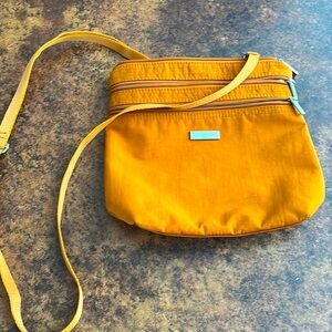 Baggallini cross body purse